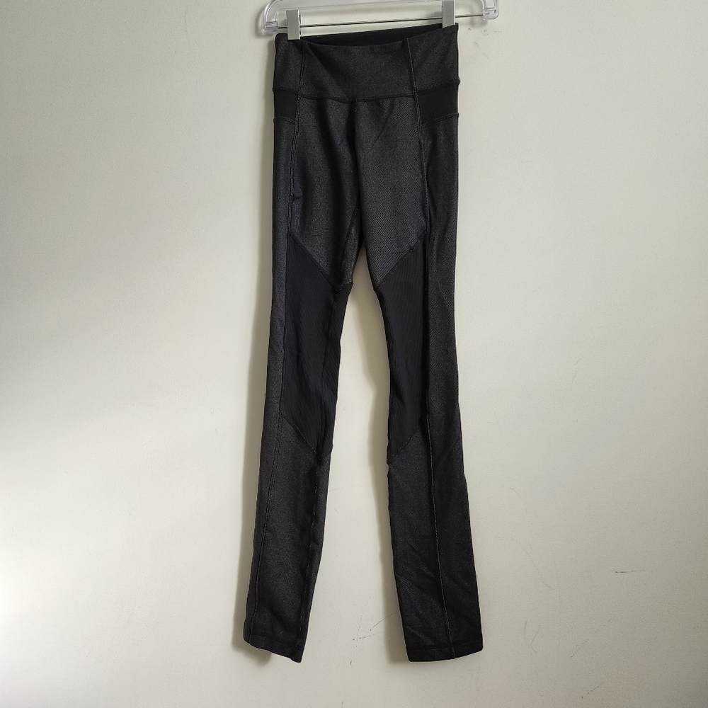 *SOLD* Lululemon leggings tights black sz 2 - Picture 1 of 4